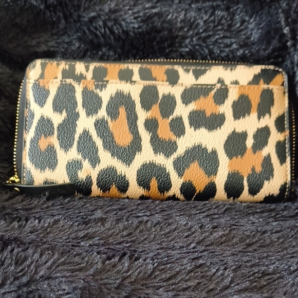 KATE SPADE Leopard Print Women's Wallet - Picture 2 of 10